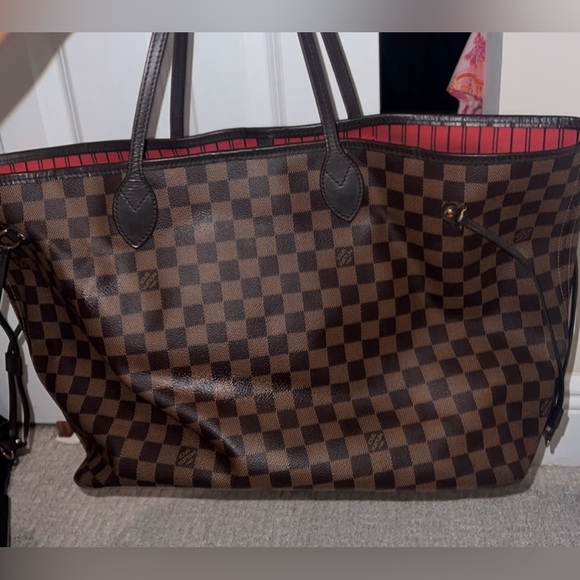 Louis Vuitton Neverfull GM Tote - Picture 7 of 17